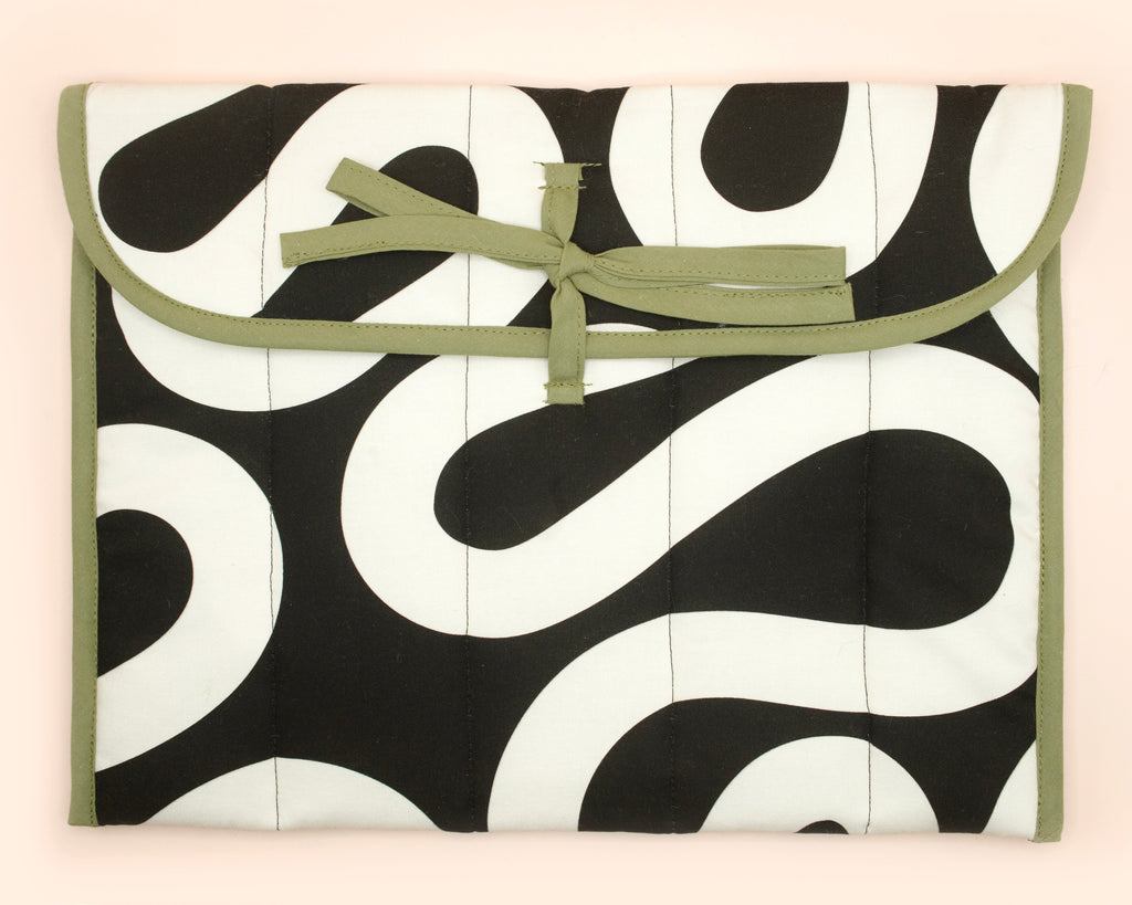 Black & Ivory Groove Quilted Laptop Case 13"-14"