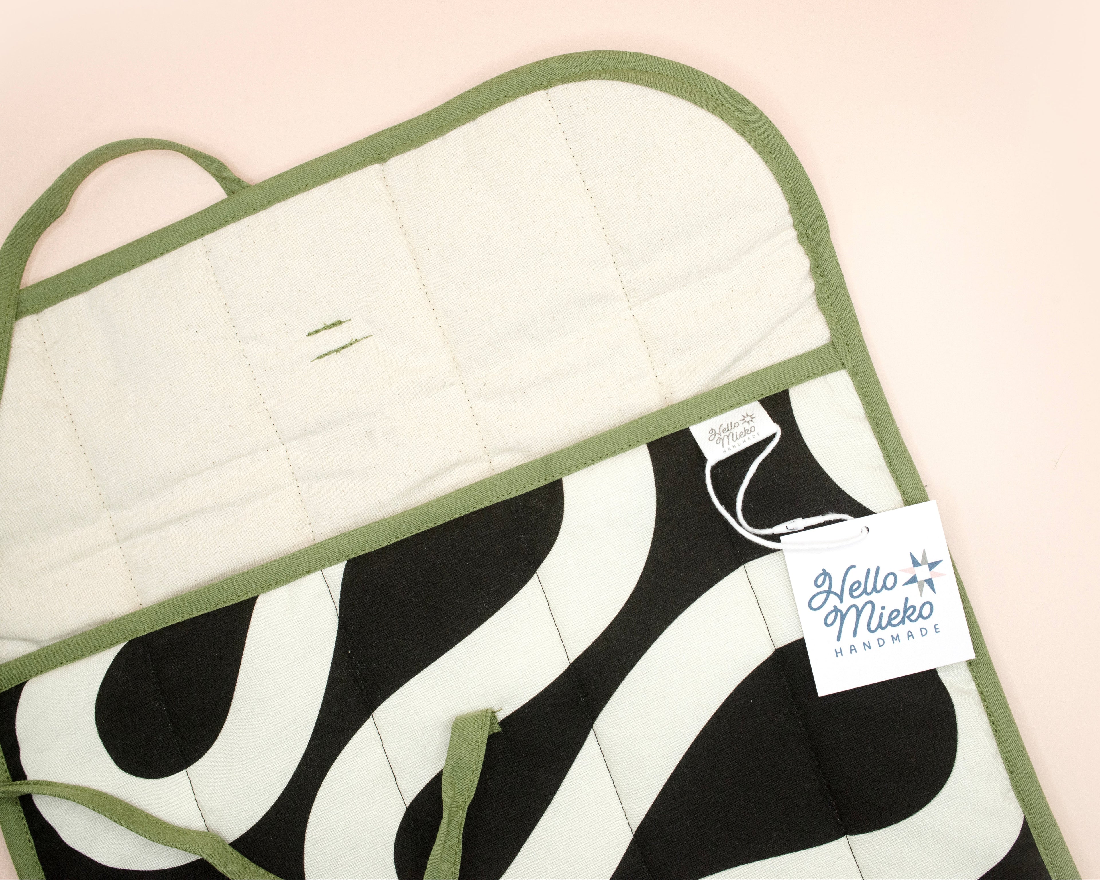 Black & Ivory Groove Quilted Laptop Case 13"-14"